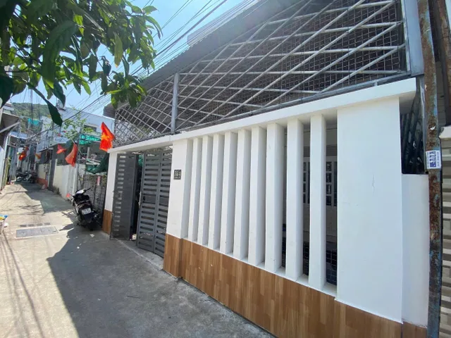 Bán nhà 98.3m² full thổ cư ngang 6.46m giá 4.4 tỷ tại Phường Bắc Nha Trang