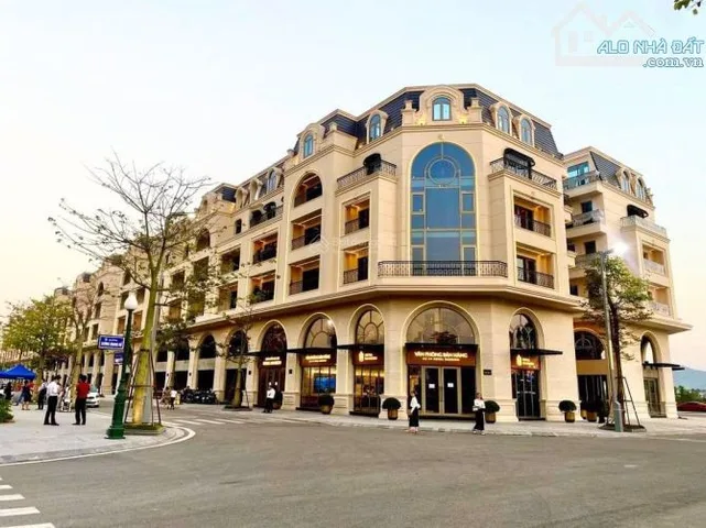 BÁN QUỸ CĂN CHUYỂN NHƯỢNG GIÁ TỐT NHẤT ROYAL MANSION- NGÃ 6 TP BẮC GIANG- 84M2 - 14 TỶ