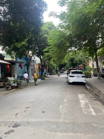 TÒA NHÀ CHDV NGAY GẦN GA T3, SÂN BAY TÂN SƠN NHẤT, HOÀNG HOA THÁM, 135 M2, ngang 6,5M