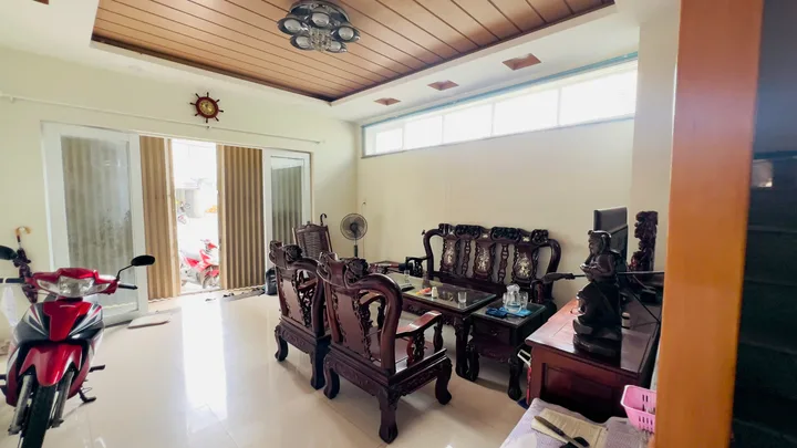 Bán nhà 3 Tầng , 2 Mặt Tiền Đường Kinh Doanh Vị Trí Siêu Hiếm Và Đắc Địa Ngay Vòng Xoay Hoàn Diệu 70.6m² ngang 4m giá 14.5 tỷ Phường Nam Nha Trang