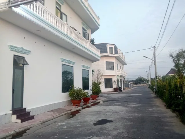 Nhà 1 trệt 1 lầu khu dân cư an ninh gần Thị Trấn Tân Hiệp