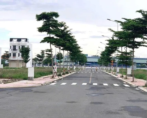 CHỦ KẸT TIỀN CẦN RA GẤP LÔ 80M2 NGAY MẶT TIỀN ĐƯỜNG NGUYỄN DUY TRINH - CHỈ 3TỶ - SHR!!!