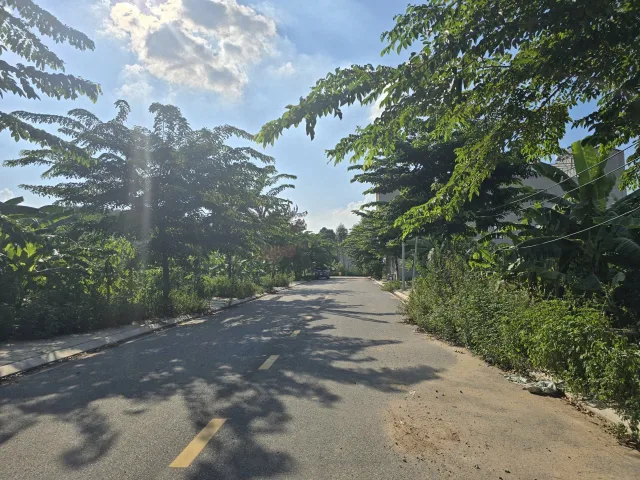 Bán 162m đất giãn dân lãm trại. Làn 2 hồ điều hoà. Phường nam sơn bắc ninh