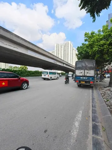 BÁN GẤP MẢNH ĐẤT MẶT ĐƯỜNG NGUYỄN XIỂN. 177M2 - MT 16M. LÔ GÓC.