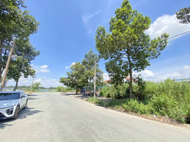 Bán đất 220m² ngang 10m giá 4.3 tỷ Xã Long Cang
