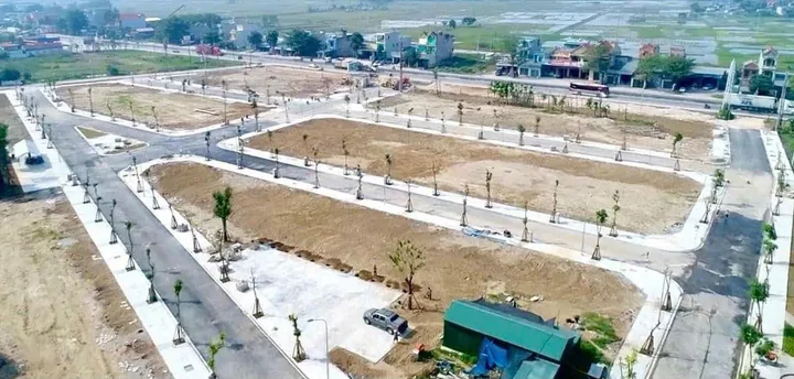 ĐẶT CỌC NGAY LÔ 108M2 (6X18) NGAY TRONG LÒNG KHU DÂN CƯ PHÙNG HƯNG - GIÁ CHỈ 12TRIỆU/M2 - SỔ HỒNG SẴN