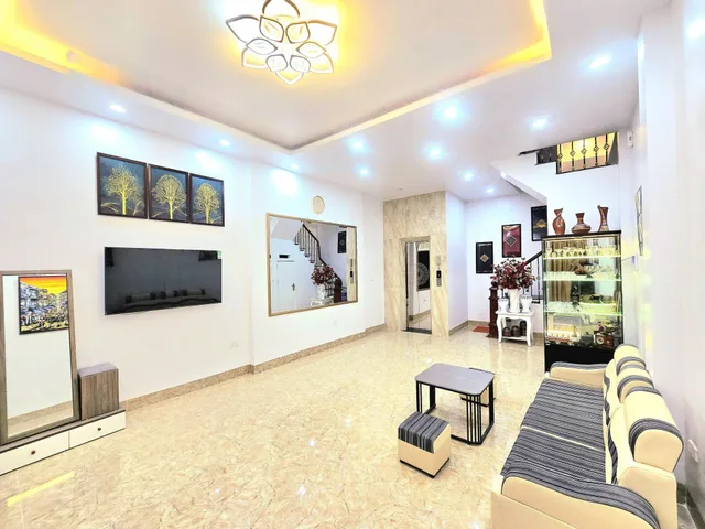 Siêu Phẩm! Đường Láng,Gần Oto,Thang Máy,DT: 41m2 x 6Tầng,MT: 4.8m,Giá: 13.5 tỷ Đống