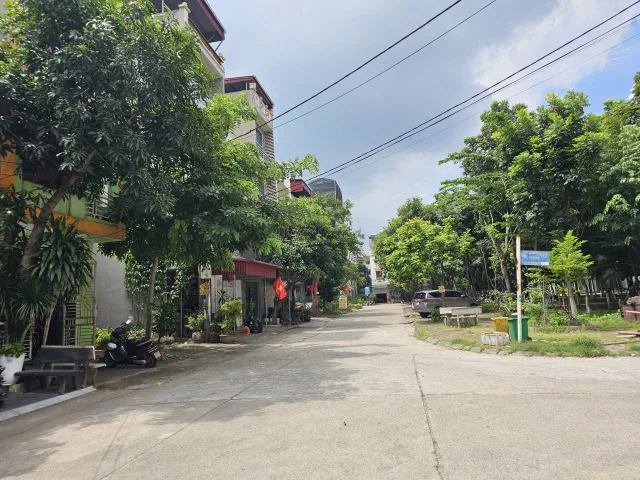 Bán đất giãn dân bò sơn 2. Lô áp góc 2 khe thoáng đường hoàng hoa thám. Diện tích 81m mặt tiền 4.5m hướng tây bắc. Phường võ cường tỉnh bắc ninh