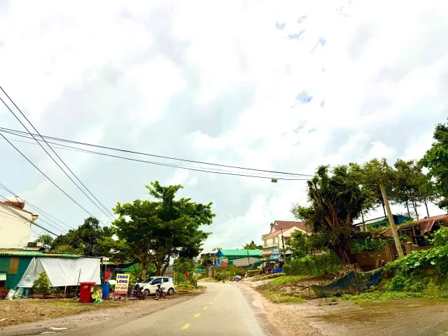 Bán đất 425m² ngang 10m giá 700triệu Xã Di Linh