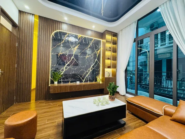 Nhà Mới ! Trường Chinh,Oto Đỗ Cửa,Lô góc,DT: 48m2 x 4Tầng,MT: 3.7m,Giá: 15.5 tỷ Đống Đa