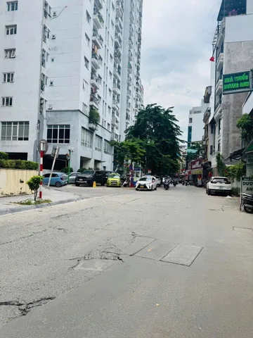 BÁN NHÀ PHỐ NGUYỄN PHÚC LAI. HOÀNG CẦU. 100M2 - 7 TẦNG. THANG MÁY. KINH DOANH.