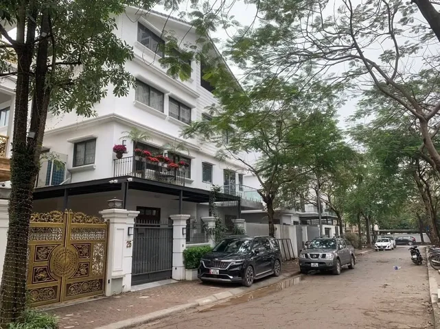 Biệt Thự Khu Nhà Ở Quốc Hội Phùng Khoang DT 140m2,MT 8.8m ,375 Triệu/m