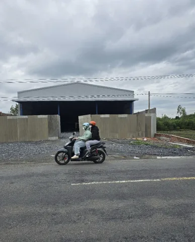 Cho thuê kho xưởng 1000m2 (20x50), mặt tiền QLN2, Thạnh Lợi, Bến Lức, Long An, giá rẻ 30tr/ tháng