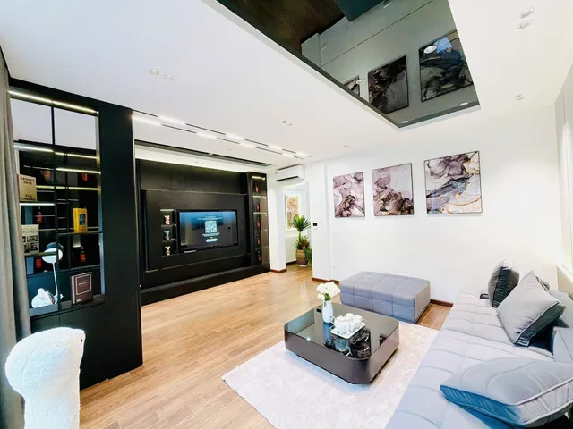 Siêu Phẩm Nhà Đẹp! Xuân La,Oto Tránh, Kinh Doanh Đỉnh,DT:62/70m2 x 4Tầng,MT: 6.3m,Giá: 26.5 tỷ Tây Hồ