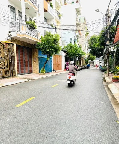 Nhà 3 tầng, mặt tiền Ca Văn Thỉnh, Bảy Hiền, 67m2, hơn 10 tỷ TL