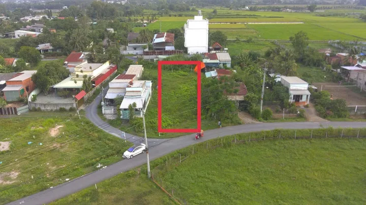 Bán đất Củ Chi, lô đất mặt tiền đường 572, DT 717m2 có 46m2 thổ cư, xã Trung Lập Hạ