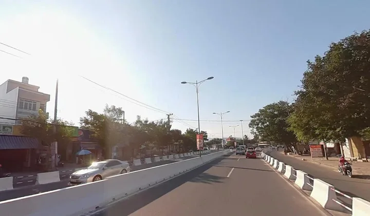 Bán đất mặt tiền đường Nguyễn Tất Thành 408.5m² ngang 9.6m giá 8 tỷ 180 tr Phường Nam Nha Trang