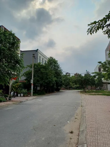 Bán 90m đất giãn dân đồng soi dãy L9. Nhìn hồ nhỏ. Phường vũ ninh bắc ninh