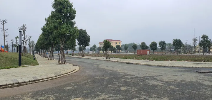 Đất liền kề RiverView Lương Sơn ngay sát phố chợ lô 85m2