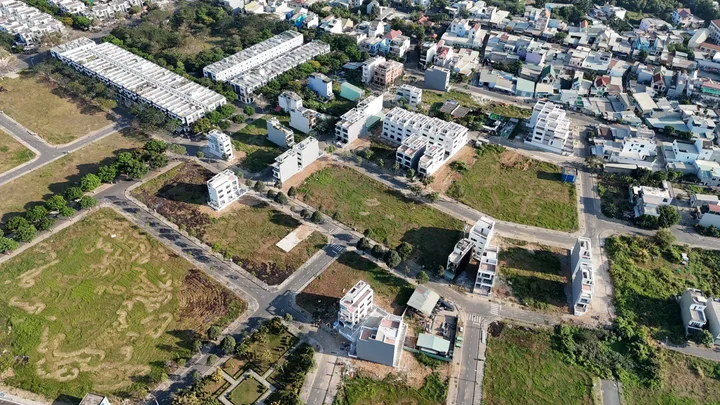 Cần bán đất mặt tiền đường Nguyễn Duy Trinh - 100m2 - Full thổ cư - Xây dựng tự do - Giá chỉ 3 tỷ/lô