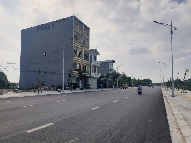 Bán 90m đất đường hàng cây chu mẫu vân dương. Đường 32m. Nhìn hồ. Trung tâm của KCN quế võ. Phường nam sơn bắc ninh