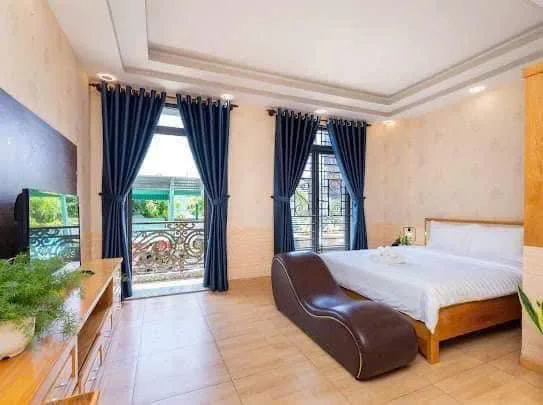 BÁN KHÁCH SẠN khu Á Châu, đường Phan Huy Chú - 38 tỷ - 180m2