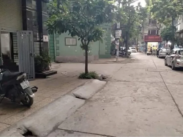 BÁN TÒA NHÀ MẶT NGÕ Ô TÔ ĐƯỜNG HOÀNG QUỐC VIỆT. 80M2 - 7 TẦNG. THANG MÁY.