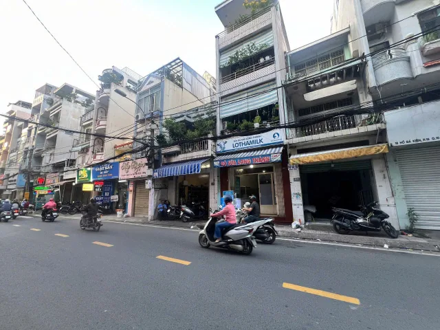 Bán Nhà Mặt Tiền 20 Hồ Bá Kiện, P15, Q. 10