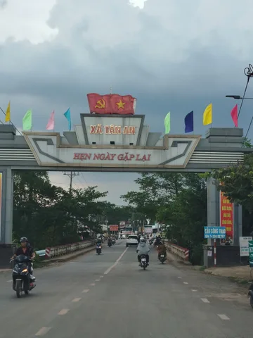 CẦN BÁN ĐẤT 250M2 TRONG KHU DÂN CƯ