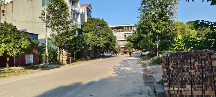 Bán 81m đất dãy lk11 giãn dân y na kinh bắc. Gần đường âu cơ và H100. Cạnh trung tâm văn hoá thể thao. Mặt đường nguyễn khắc cần. Phường kinh bắc bắc ninh