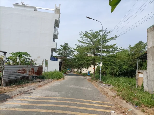 Đất KDC Rạch Tôm Lê Văn Lương, DT 106m xây tự do