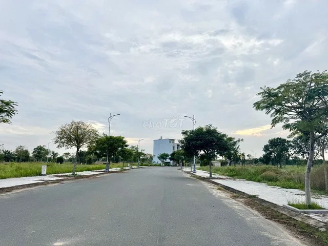 Sang ngay đất gần cao tốc BH-VT. S hơn 100m2. Giá cả thương lượng_Có sổ sẵn_Hạ tầng hoàn thiện_Full thổ cư.