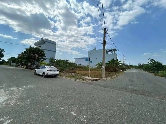 Bán lô góc 138m2 (9x15,5) KDC Bình Tâm, TP Tân An, Long An, giá đầu tư 1,8 tỷ