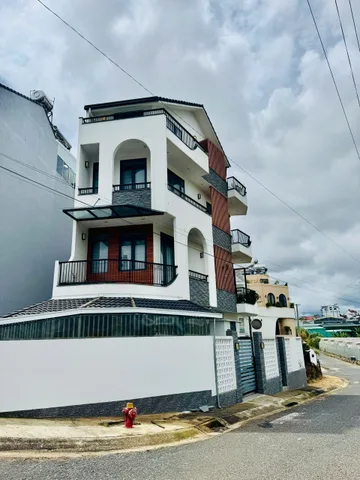 👉Căn nhà 2 mặt tiền Trần Anh Tông-Nguyên Tử Lực p.8 cũ Đà Lạt.