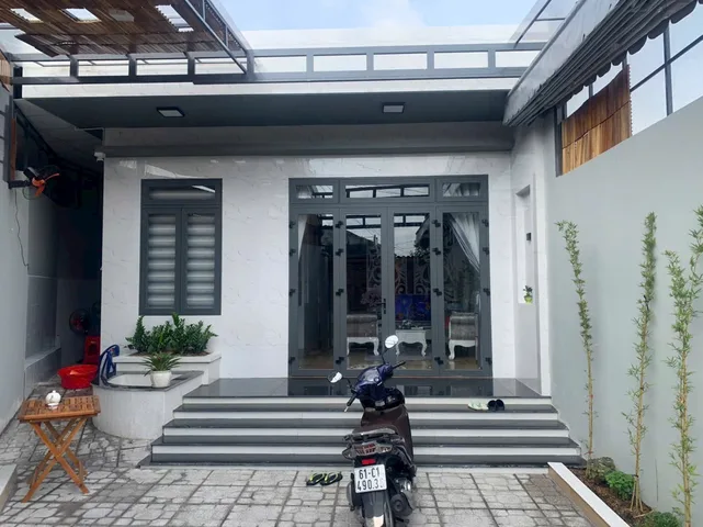 Bán Nhà xây mới 150m2, đường xe tải ở Phú Thọ, Gần nhà thờ Bà Lụa