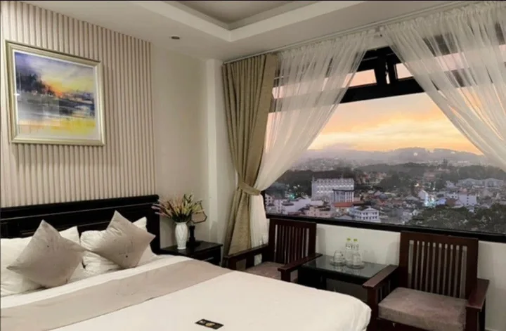 Bán khách sạn ngay chợ đêm Đà Lạt, đường Nam Kỳ Khởi Nghĩa, 1250m2 sàn, 42 phòng, 72tỷ (Thương lượng mạnh), Đã Hoàn công