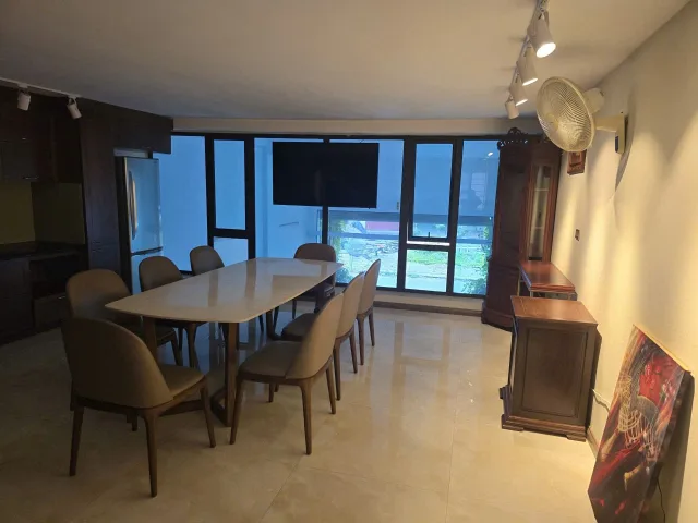 Bán nhà 3.5 tầng. Diện tích đất 80m. Nhìn vườn hoa giãn dân xuân ổ B. Đường thông thẳng ra quốc lộ 1A. Phường võ cường bắc ninh