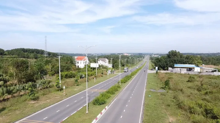 Chỉ 1tỷ2 có ngay 100m2 thổ cư ngay sân bay Long Thành. Hạ tầng 100%_Bao đông dân_Bao xây dựng. Tặng ngay SH 125i 80 triệu