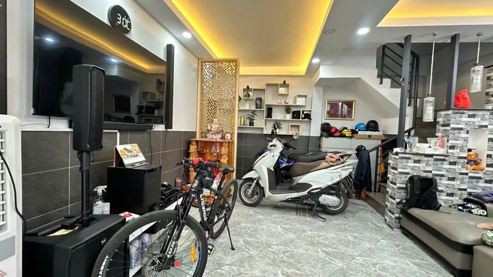 Top nhà xinh rẻ 5 x 6m 1 trệt 4 lầu Trần Quang Diệu Q3 TP.HCM