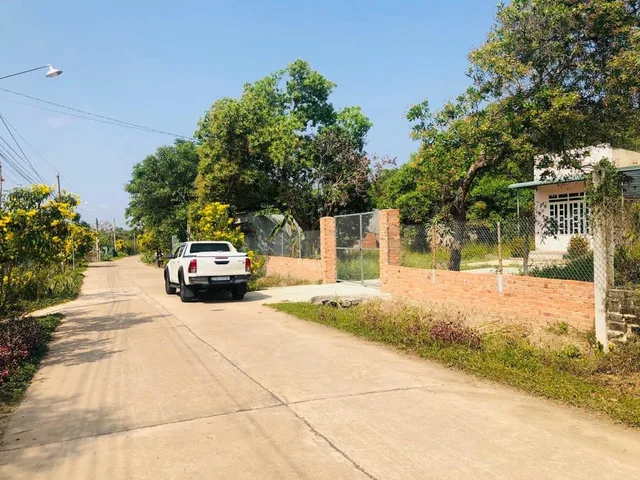 Cắt lỗ nhanh 4000m2 đất 2 mặt tiền, gần chợ tặng vườn cây ăn trái giá bể 850tr