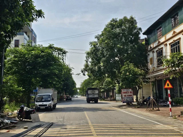 Bán nhà 3 tầng lô góc. Diện tích đất 95.9m. Cạnh khu trầu cau garden và nút giao tây nam. Mặt đường lê thánh tông khả lễ 1. Phường võ cường bắc ninh