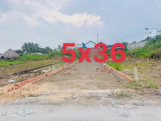 Chính chủ bán 180m2 thổ cư, đường ô tô 6m, cách đường DT824 200m, ngay trung tâm thị trấn Đức Hòa, Tây Ninh