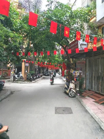 Bán nhà 46.9m² ngang 4,2m giá 16.9 tỷ Phường Ô Chợ Dừa