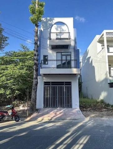 🏠 CHỦ VỠ NỢ CẦN BÁN GẤP CĂN NHÀ CHÍNH CHỦ DT 826, LONG HÒA GIÁ 1 TỶ 260, SHR 🎉