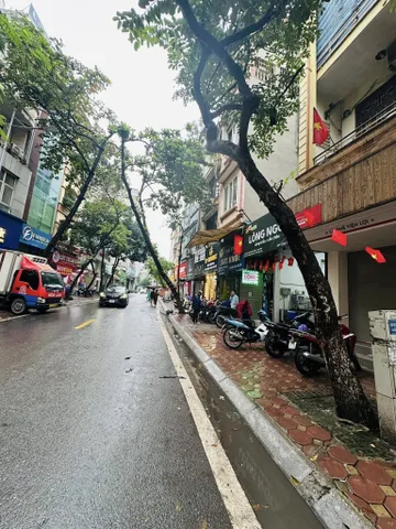 BÁN NHÀ MẶT PHỐ VƯƠNG THỪA VŨ. 60M2 - 4 TẦNG. VỈA HÈ RỘNG.