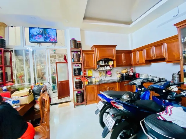 Mặt Tiền Lê Đình Thám - 2 Tầng, DT: 73m² full thổ cư ngang 6m giá 12.5 tỷ tại Phường Phú Thọ Hòa
