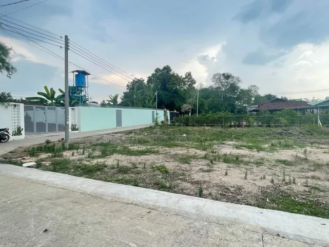 2 LÔ CẦN BÁN GẤP 10X40=400M2 TC SHR NGAY CHỢ ĐƯỜNG 18M GIÁ 290TR/s 093.888.9035