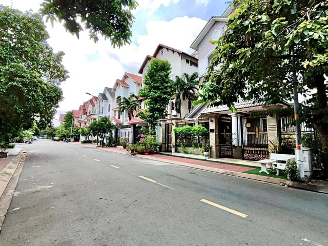 Bán biệt thự 4 Tầng Đường Số 24 KDC Him Lam Bình Hưng