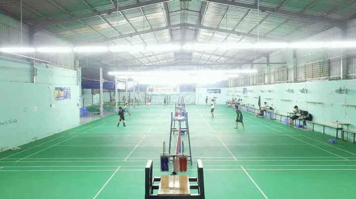 xưởng mặt tiền kinh doanh show room, ngang 16 m