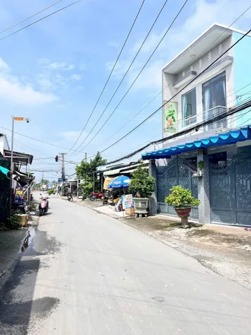 Nhà mới 2 tầng,3 PN, có chỗ đậu ô tô. Đường 19/5 ra Đoàn Thị Nghiệp.Trung An, MT. Rẻ bất ngờ.